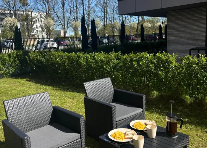 Oliwa Przy Parku Small Private Garden And Free Parking グダニスク